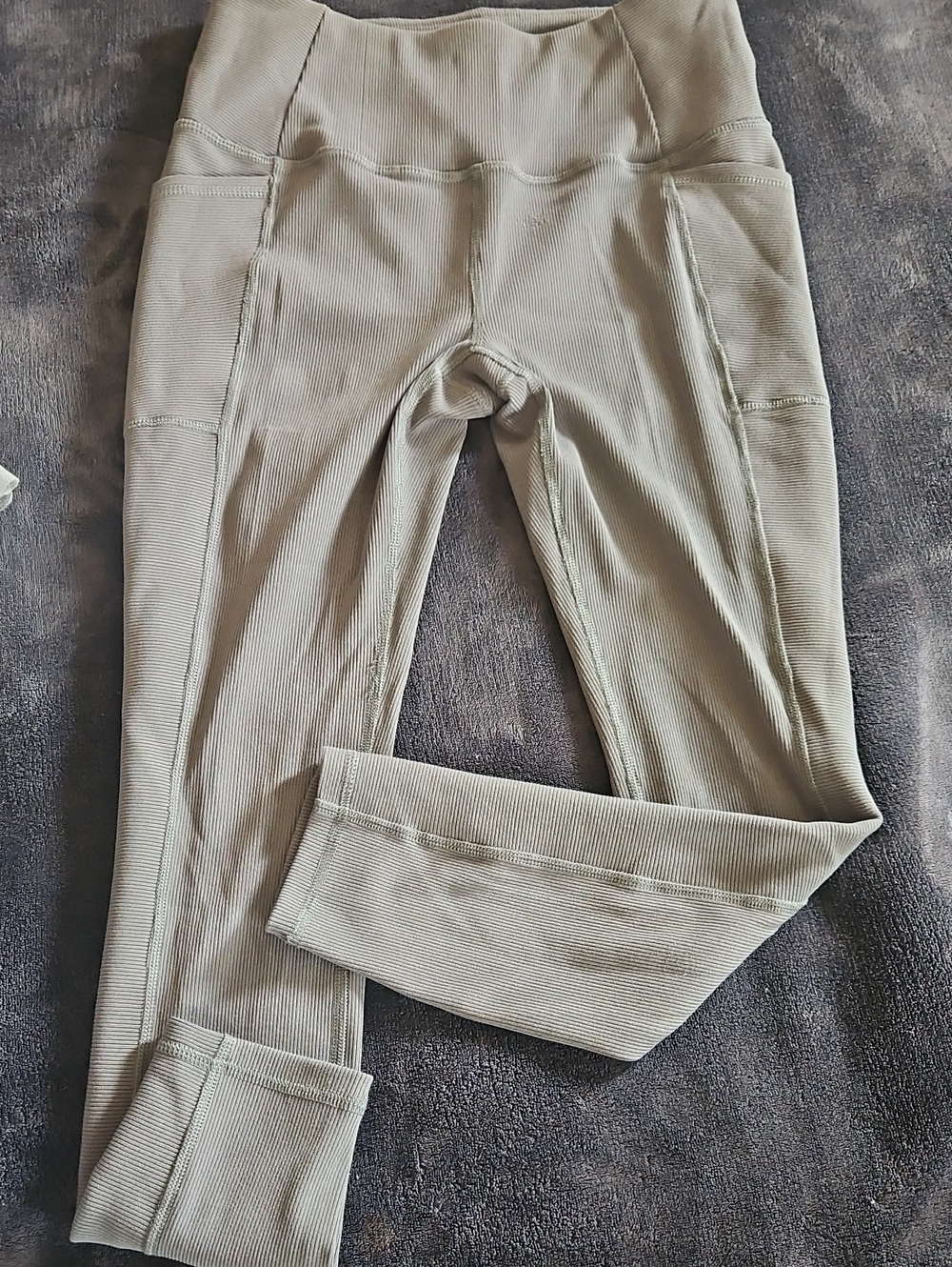 High-Waist Olive Green Ribbed Leggings - Women's Active Pants